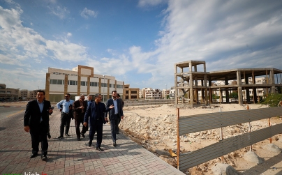 بازدید مدیرعامل سازمان منطقه آزاد کیش از روند ساخت مدرسه 9 کلاسه در نوبنیاد و مسجد امام موسی کاظم (ع) شهرک رز